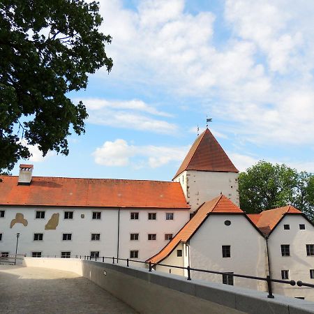Gaestehaus Maelzerei Auf Schloss Neuburg Am Inn Luaran gambar