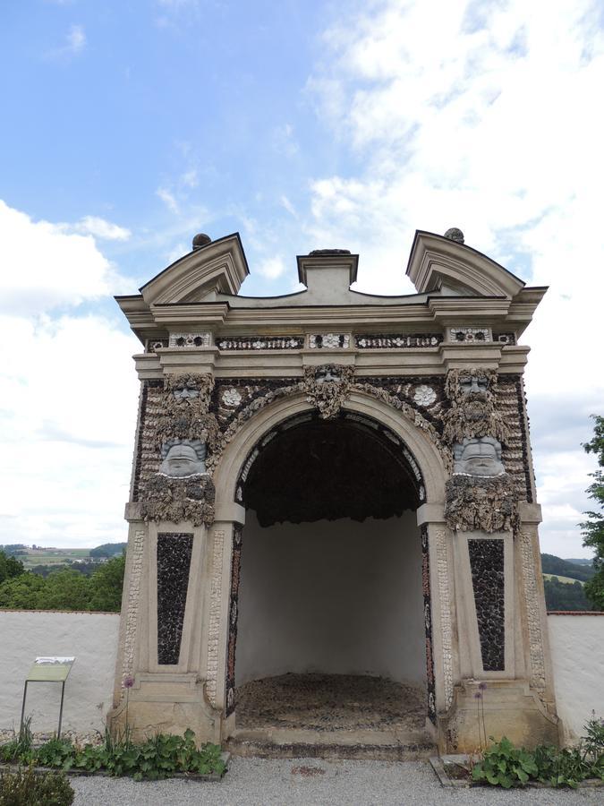 Gaestehaus Maelzerei Auf Schloss Neuburg Am Inn Luaran gambar