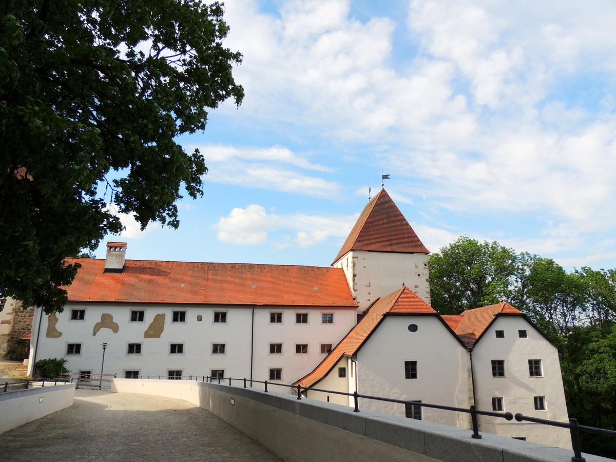 Gaestehaus Maelzerei Auf Schloss Neuburg Am Inn Luaran gambar
